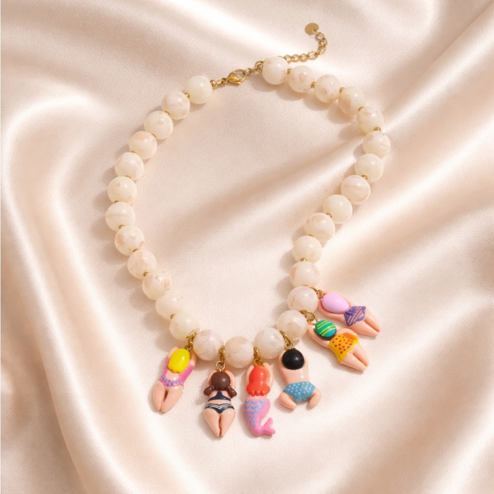 Beach Babes Beaded Charm Necklace - Picture 3 of 16